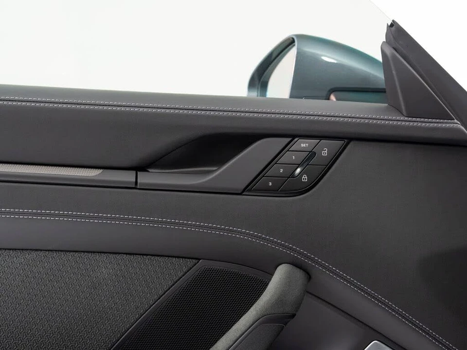 2025 Porsche 911 - Image 19 of 31
