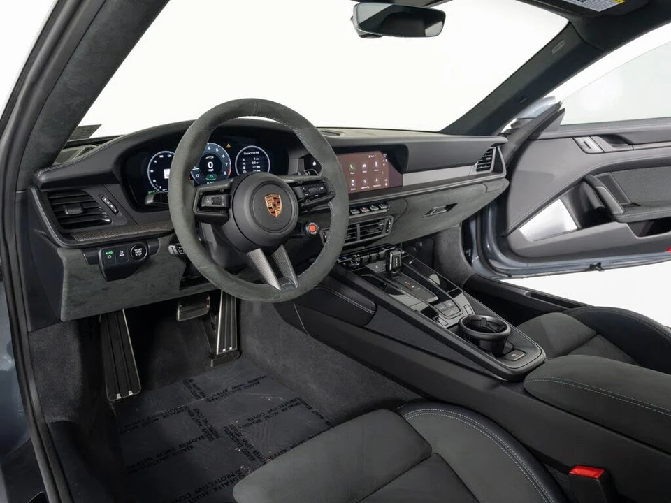 2025 Porsche 911 - Image 4 of 31