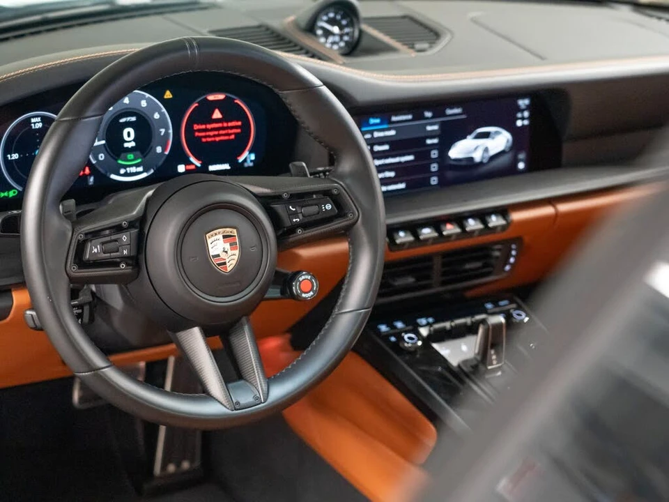 2025 Porsche 911 - Image 15 of 28