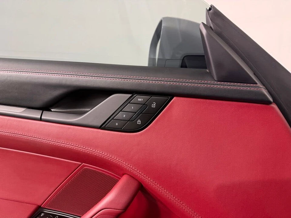 2025 Porsche 911 - Image 20 of 29