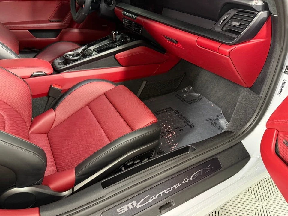 2025 Porsche 911 - Image 18 of 29