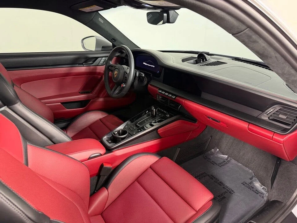 2025 Porsche 911 - Image 15 of 29