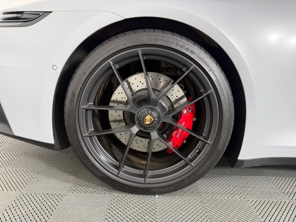 2025 Porsche 911 - Image 13 of 29
