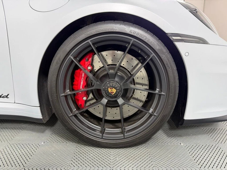 2025 Porsche 911 - Image 14 of 29