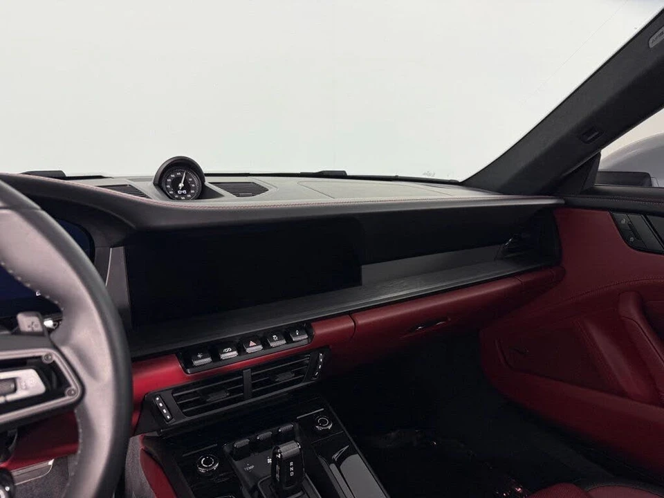 2025 Porsche 911 - Image 24 of 29