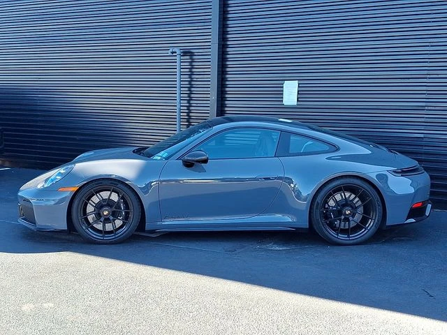 2025 Porsche 992 Carrera GTS - Image 2 of 31