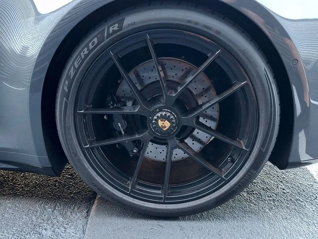 2025 Porsche 992 Carrera GTS - Image 14 of 31