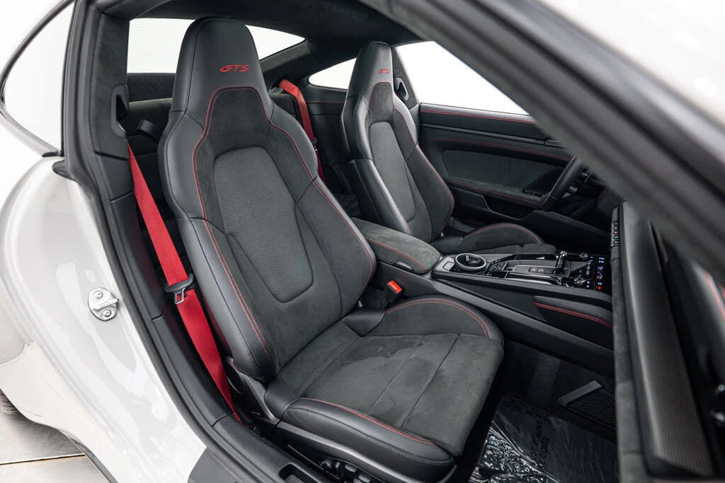 2025 Porsche 911 - Image 16 of 28