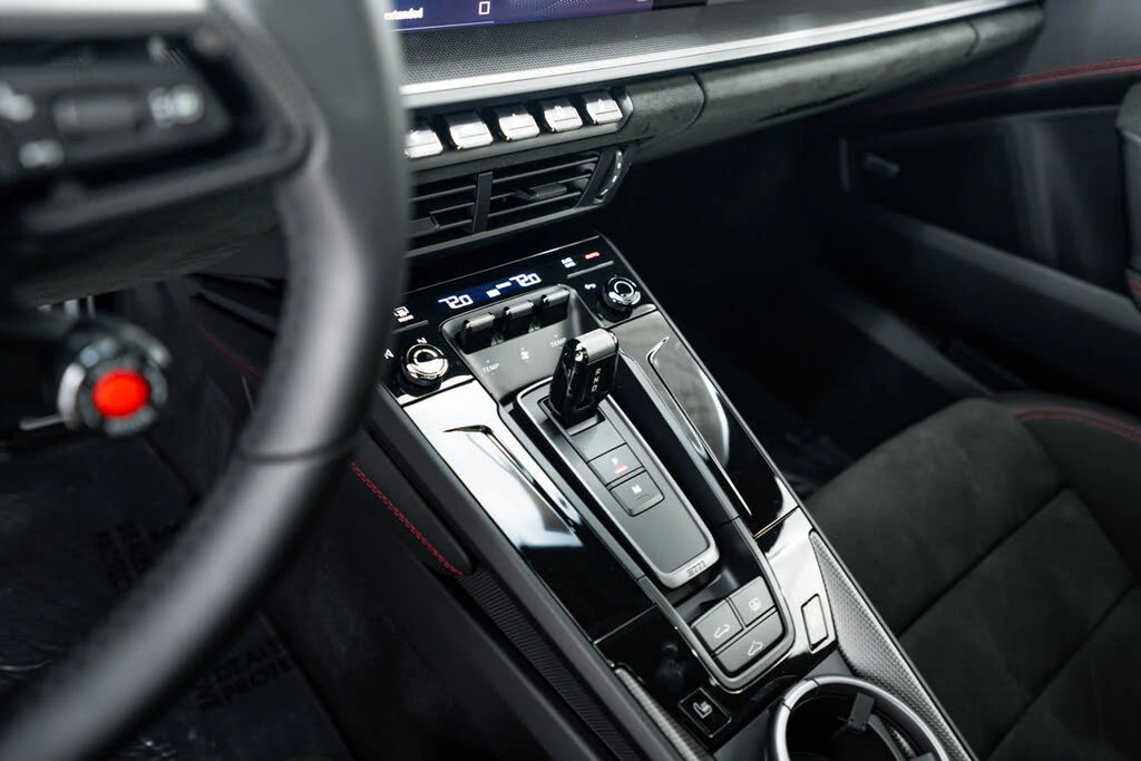 2025 Porsche 911 - Image 19 of 28