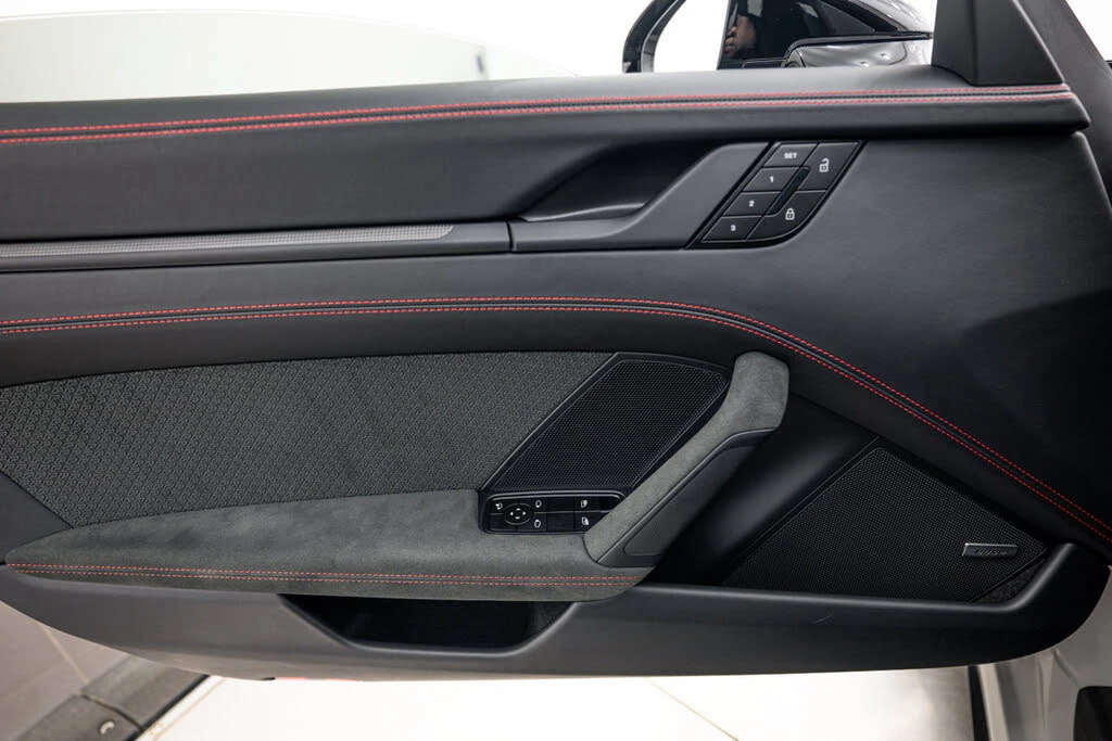 2025 Porsche 911 - Image 21 of 28