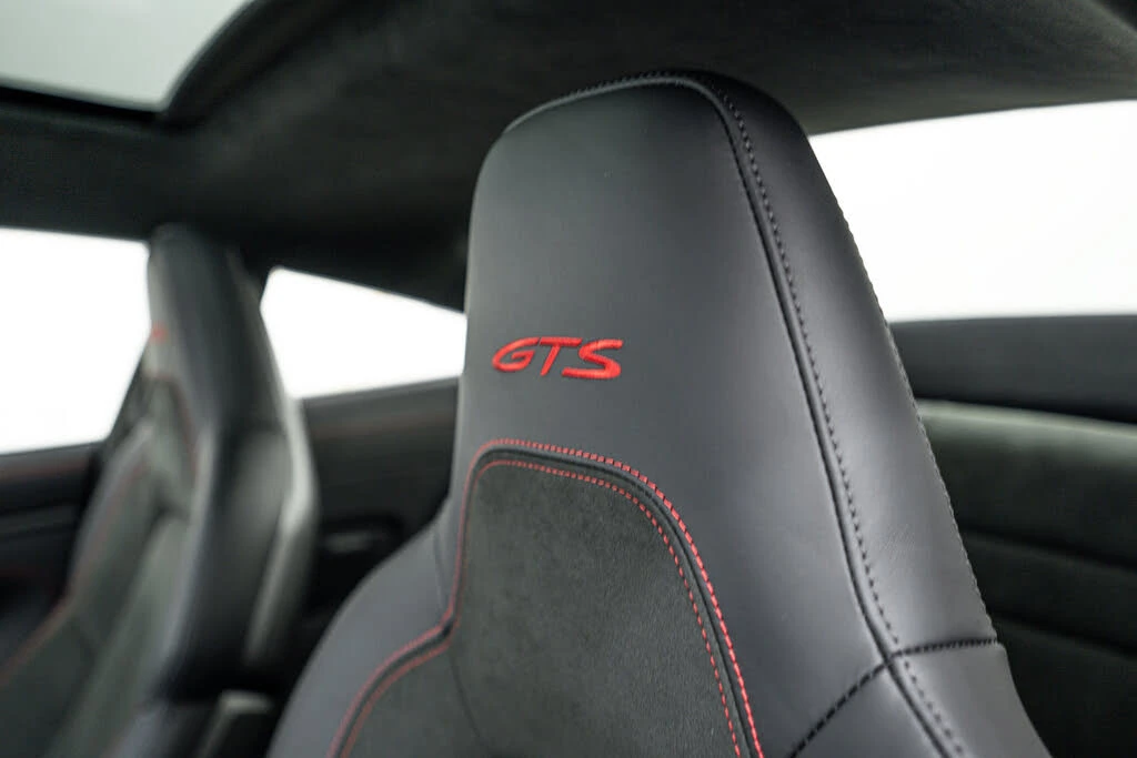 2025 Porsche 911 - Image 25 of 28