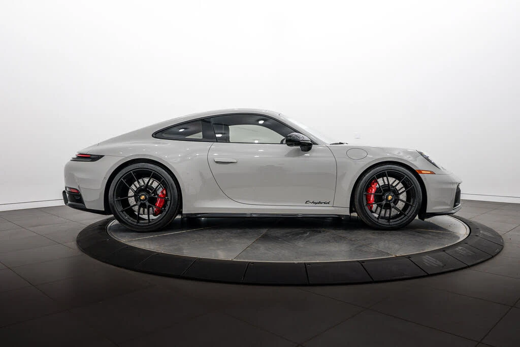 2025 Porsche 911 - Image 8 of 28
