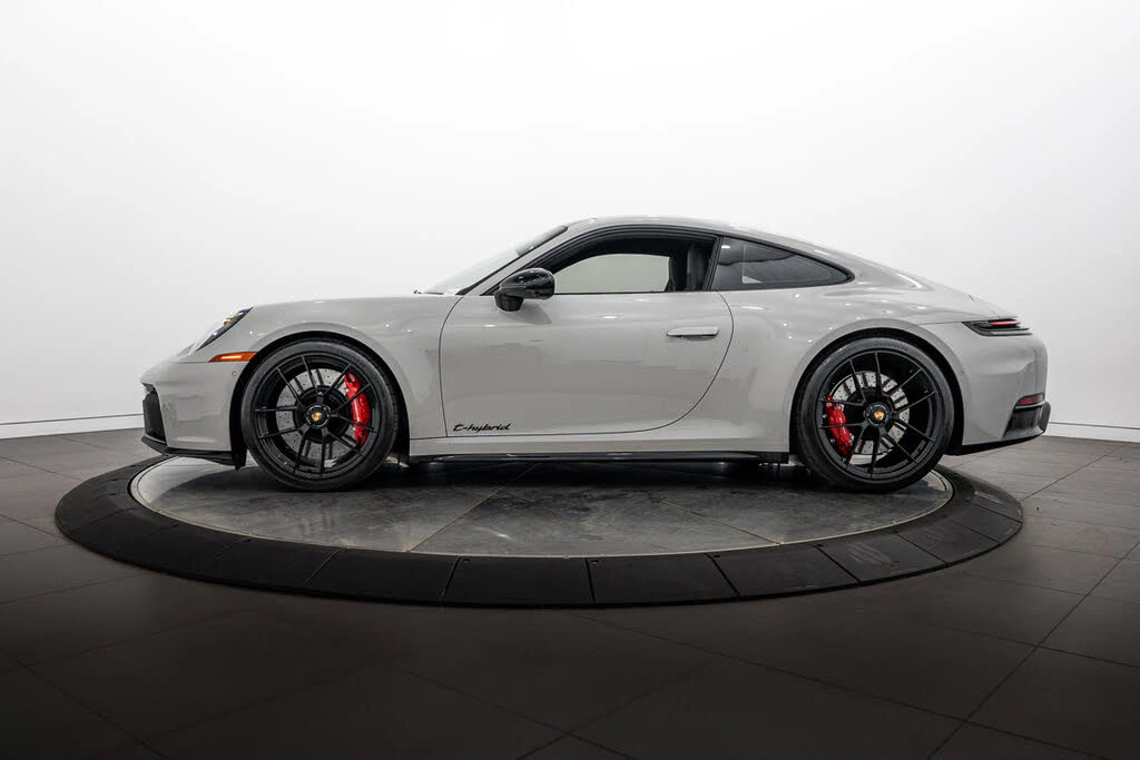 2025 Porsche 911 - Image 2 of 28
