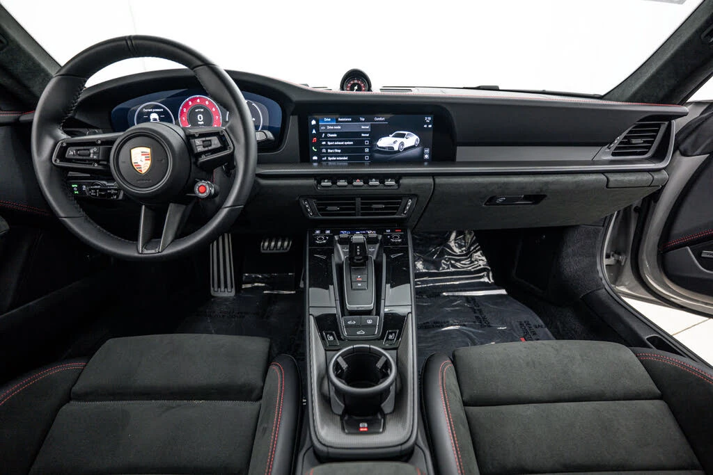 2025 Porsche 911 - Image 13 of 28