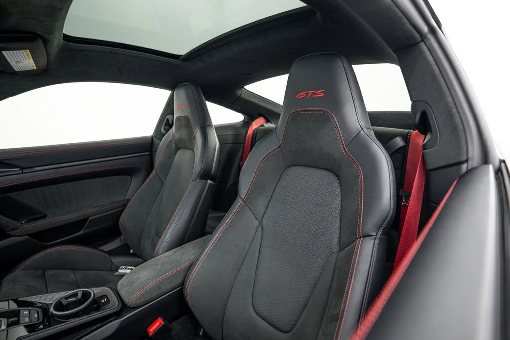 2025 Porsche 911 - Image 24 of 28