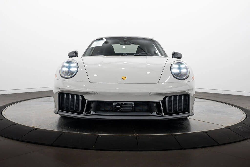 2025 Porsche 911 - Image 10 of 28