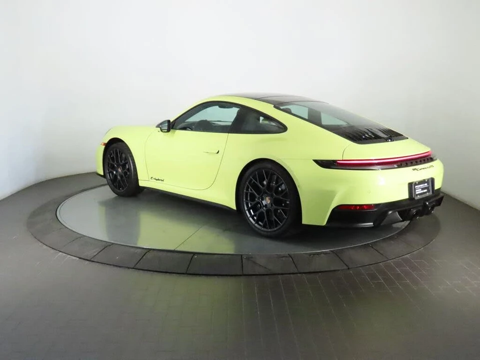 2025 Porsche 992 Carrera GTS - Image 3 of 31