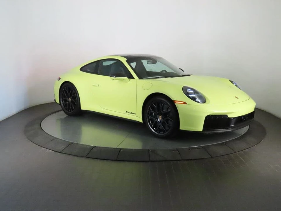 2025 Porsche 992 Carrera GTS - Image 9 of 31