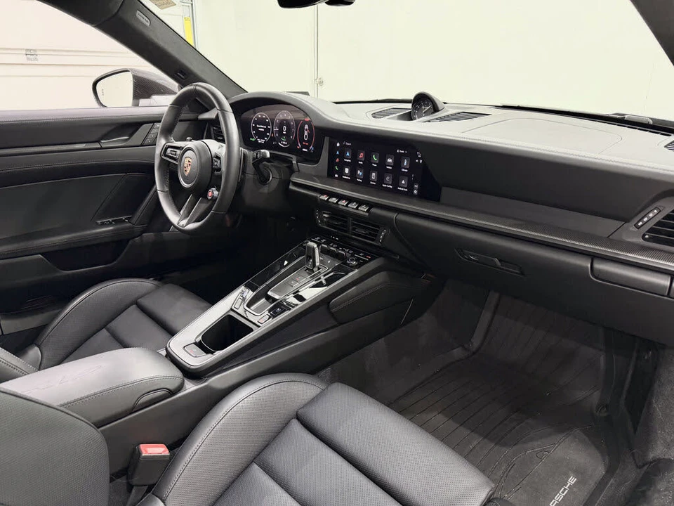 2025 Porsche 911 - Image 25 of 31