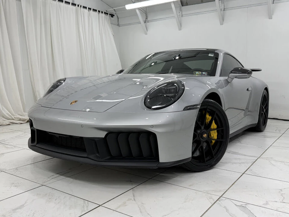 2025 Porsche 911 - Image 8 of 31