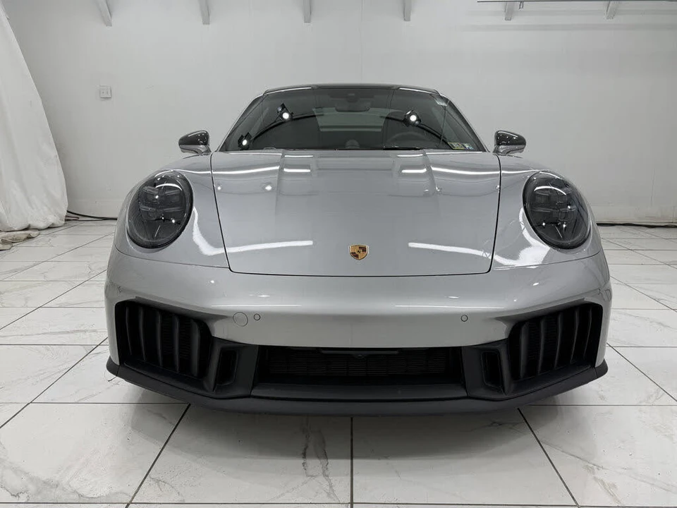 2025 Porsche 911 - Image 9 of 31