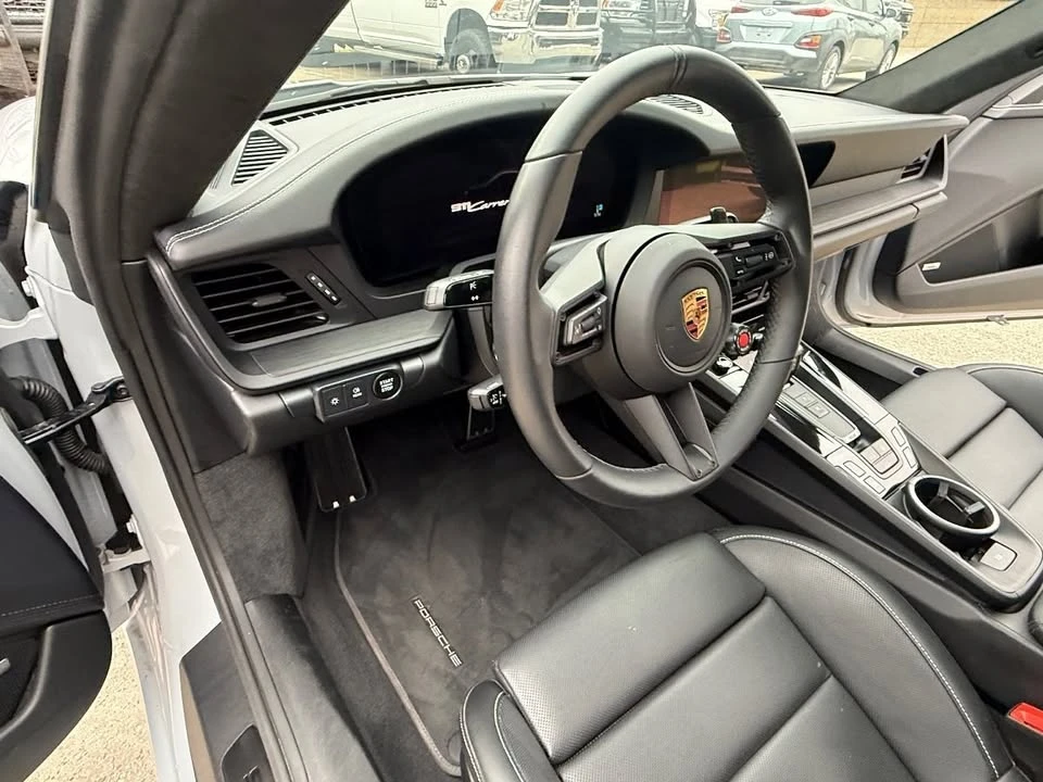 2025 Porsche 911 - Image 19 of 20
