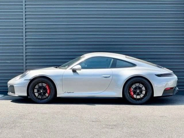 2025 Porsche 911 - Image 2 of 5