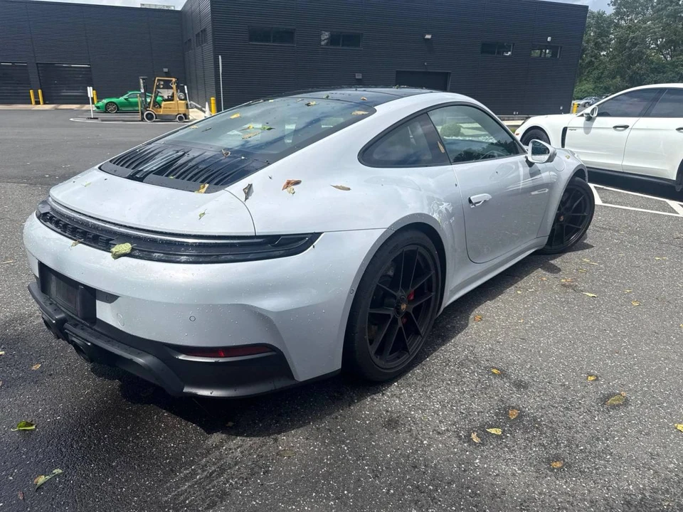 2025 Porsche 911 - Image 3 of 5