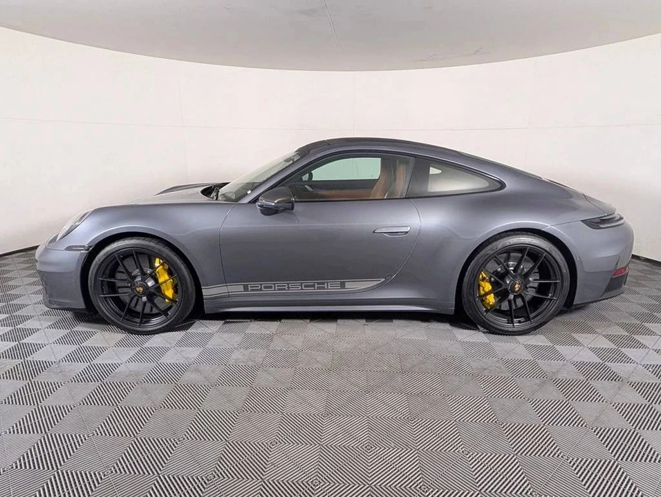 2025 Porsche 911 - Image 2 of 5