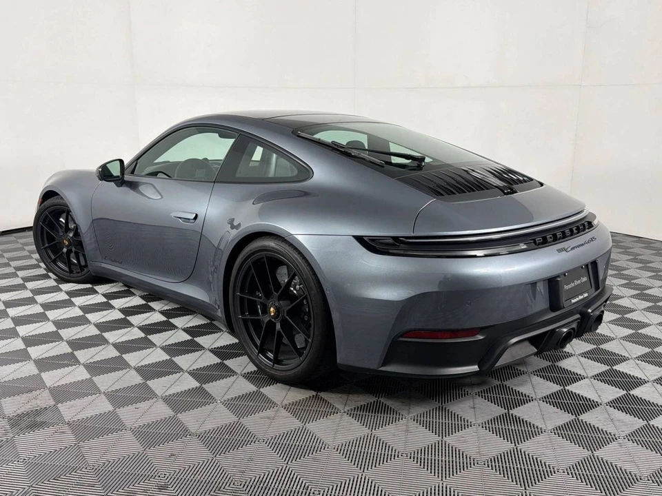 2025 Porsche 911 - Image 3 of 5