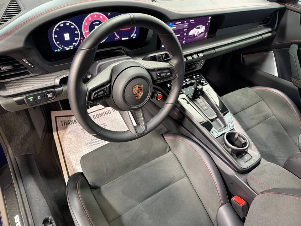 2025 Porsche 911 - Image 4 of 4