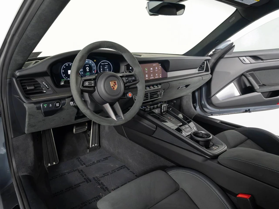 2025 Porsche 911 - Image 4 of 4