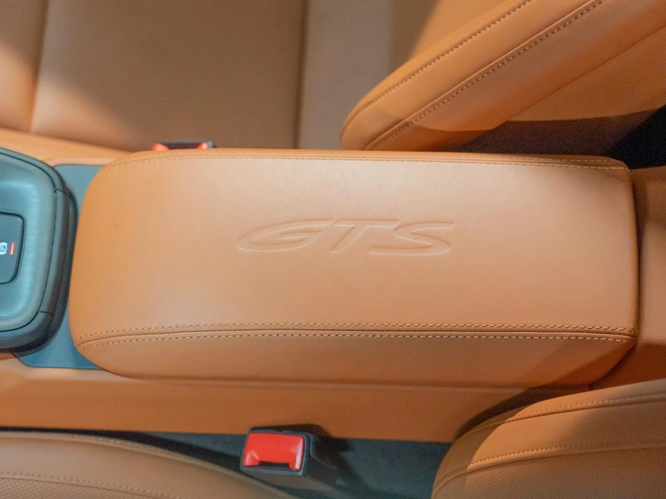 2025 Porsche 911 - Image 26 of 29