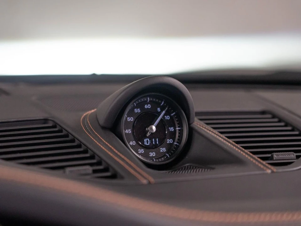 2025 Porsche 911 - Image 21 of 29