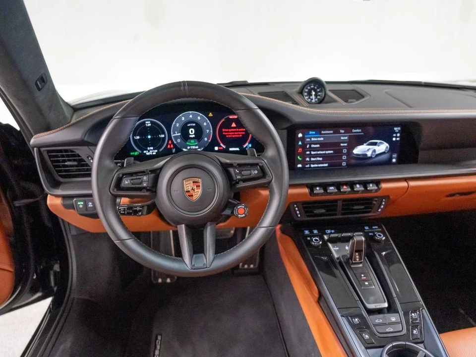 2025 Porsche 911 - Image 28 of 29