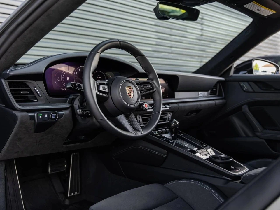 2025 Porsche 911 - Image 4 of 5