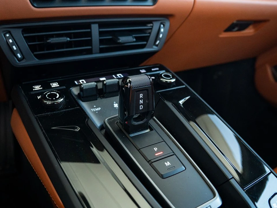 2025 Porsche 911 - Image 15 of 30