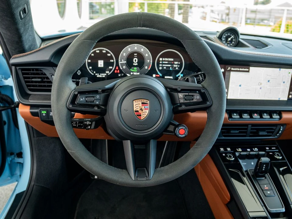 2025 Porsche 911 - Image 17 of 30