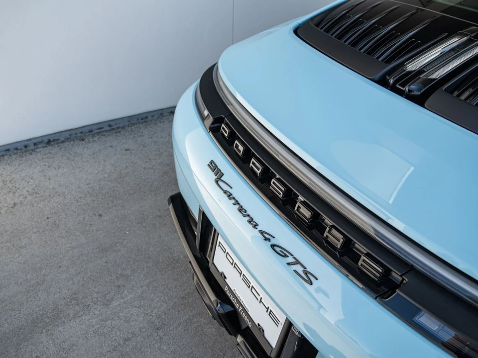 2025 Porsche 911 - Image 18 of 30