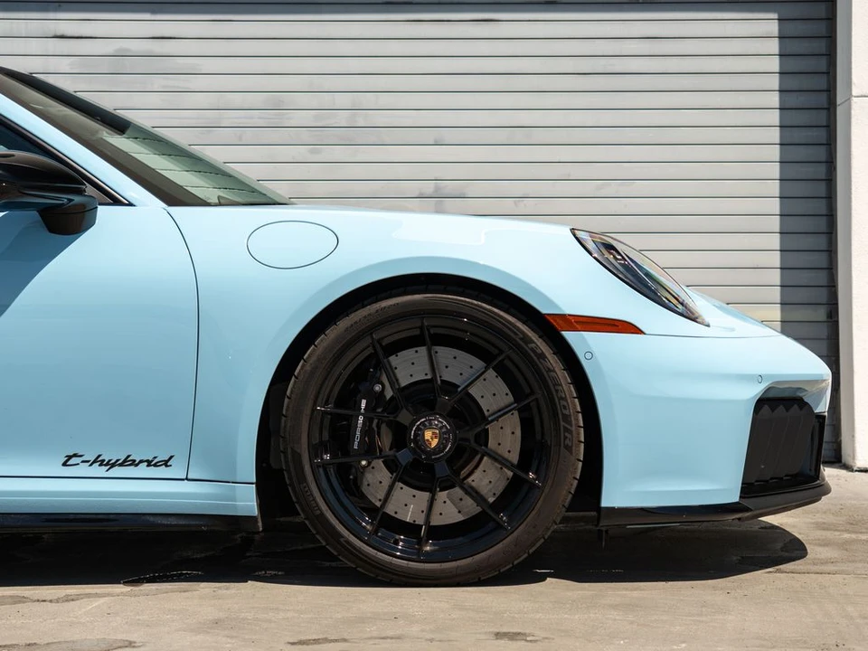 2025 Porsche 911 - Image 25 of 30