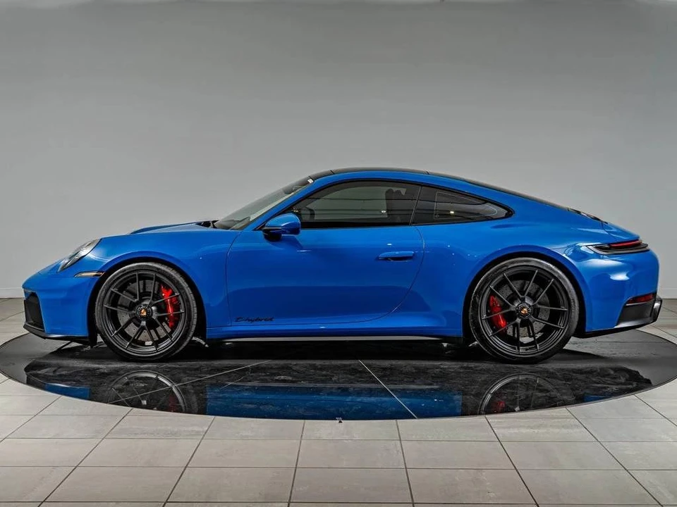 2025 Porsche 911 - Image 2 of 5