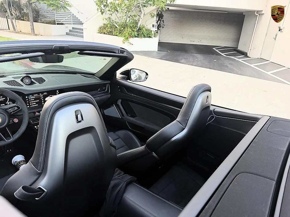 2025 Porsche 911 - Image 10 of 11
