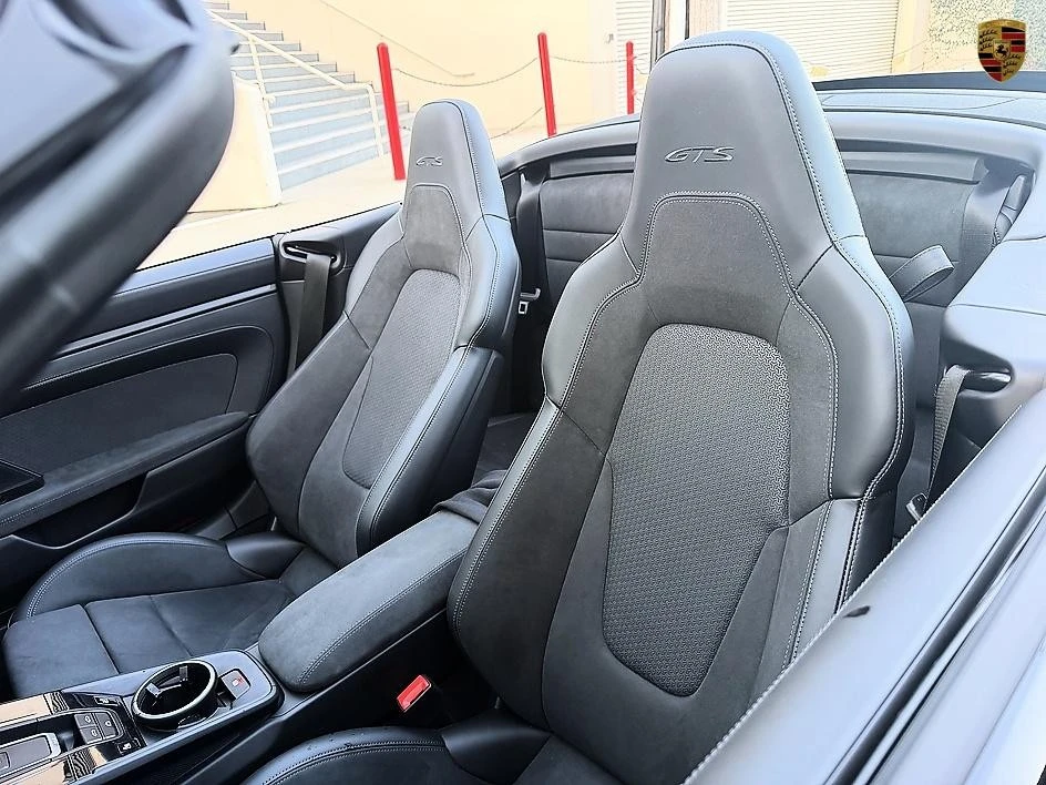 2025 Porsche 911 - Image 8 of 11