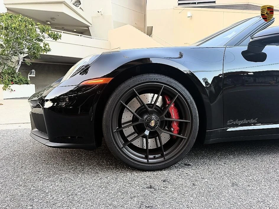 2025 Porsche 911 - Image 5 of 11