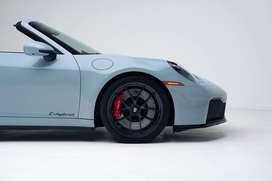 2025 Porsche 992 Carrera GTS - Image 16 of 21