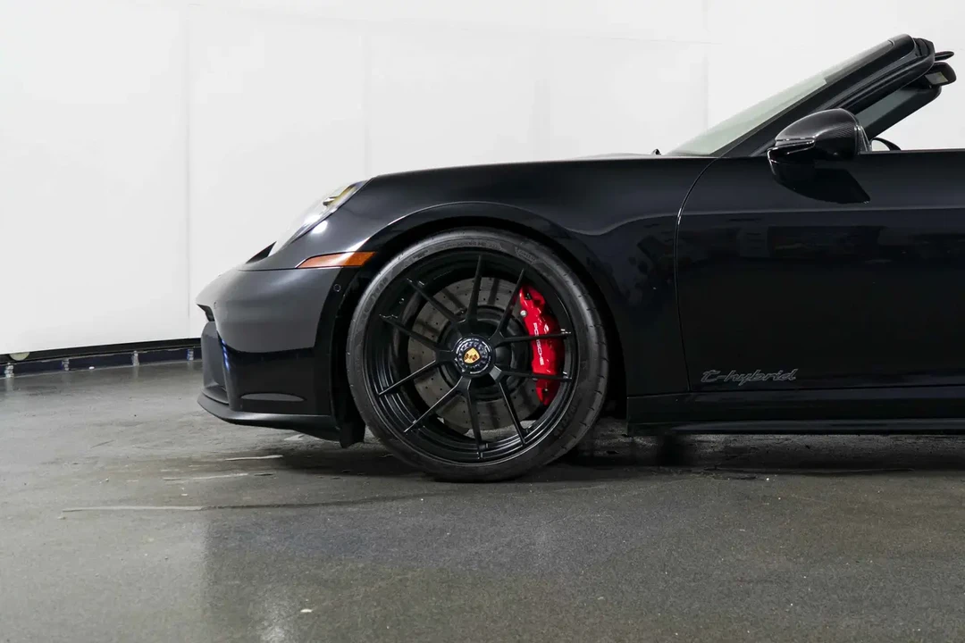 2025 Porsche 992 Carrera GTS - Image 12 of 31