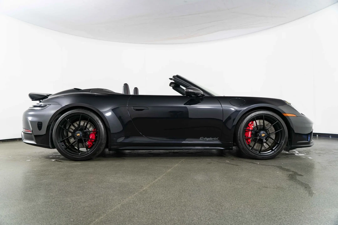 2025 Porsche 992 Carrera GTS - Image 9 of 31