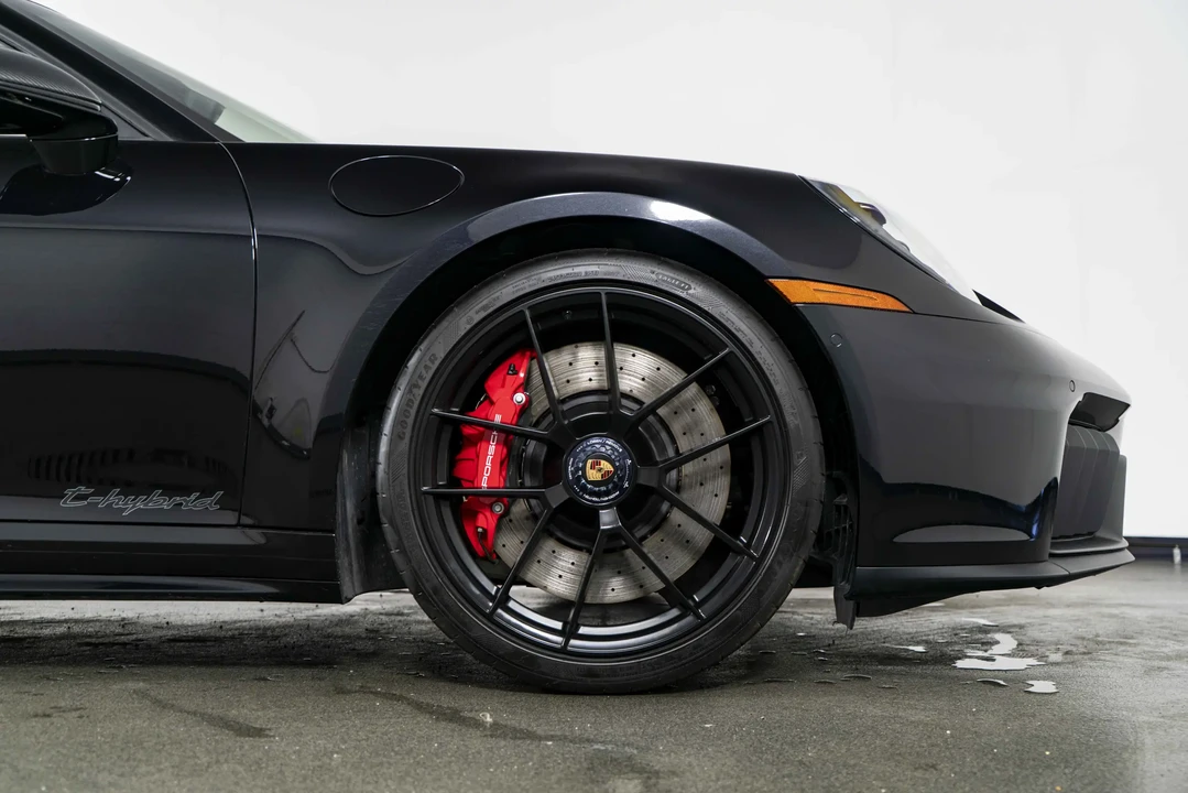 2025 Porsche 992 Carrera GTS - Image 11 of 31