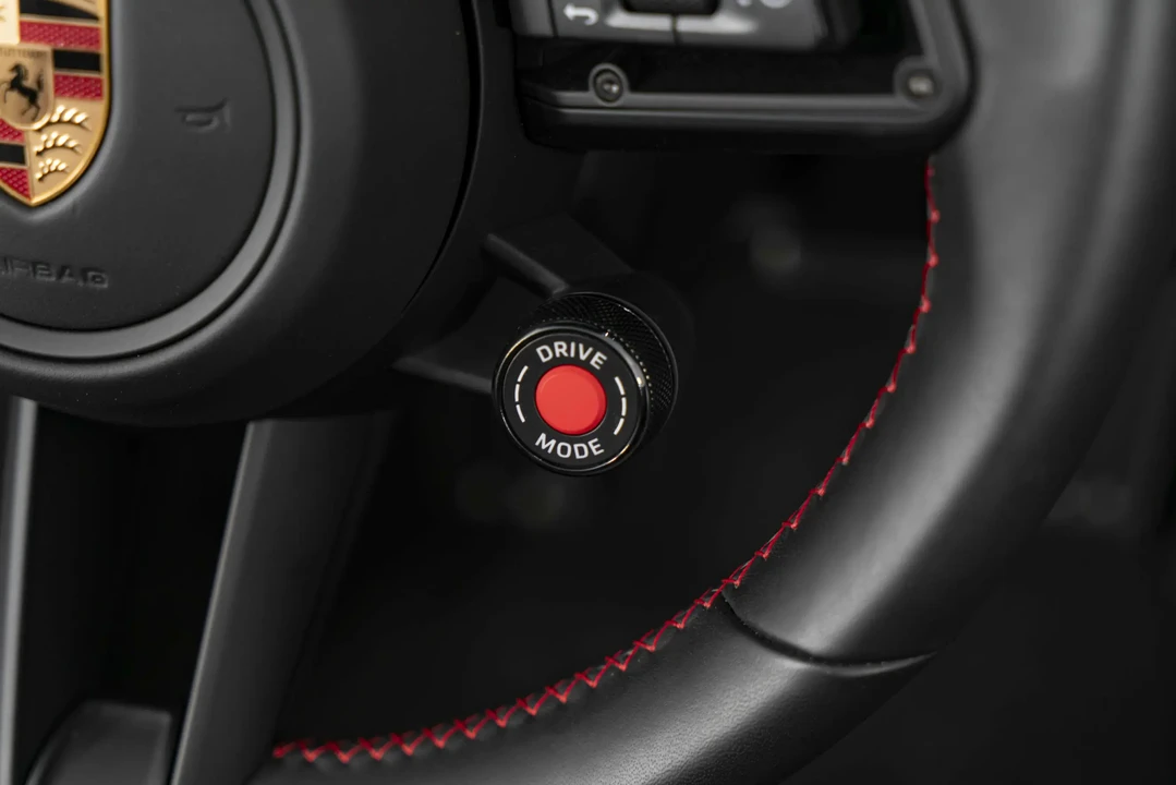 2025 Porsche 992 Carrera GTS - Image 23 of 31