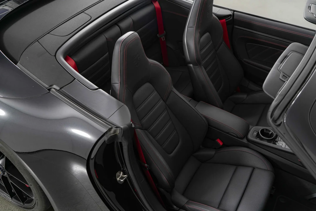 2025 Porsche 992 Carrera GTS - Image 25 of 31